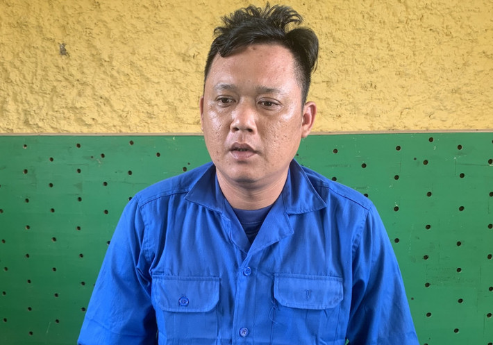 Em vợ đâm chết anh rể do mâu thuẫn tiền mua bán xe: Nguyễn Thành Trung (SN 1987, trú TP Hồng Ngự, Đồng Tháp) đã xảy ra cự cãi với Nguyễn Thành Tâm (SN 1985, anh rể Trung) liên quan đến tiền mua bán xe, sau đó bất ngờ Trung lấy dao đâm chết nạn nhân rồi bỏ trốn. Ngày 17/5, Công an tỉnh Đồng Tháp cho biết đã tạm giữ Trung để điều tra, làm rõ.