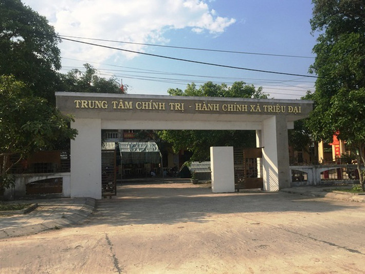 Trưởng Phòng Nông nghiệp bị khởi tố vì những sai phạm thời làm Chủ tịch xã: Ngày 7/3, Công an huyện Triệu Phong, tỉnh Quảng Trị đã ra quyết định khởi tố các bị can, cấm đi khỏi nơi cư trú đối với ông Võ Ngọc Khoa, Trưởng phòng Nông nghiệp và phát triển nông thôn (NN-PTNT) huyện Triệu Phong và 2 cán bộ liên quan đến sai phạm trong công tác quản lý, sử dụng đất, sử dụng các nguồn tài chính khi ông này còn làm Chủ tịch UBND xã Triệu Đại, huyện Triệu Phong.