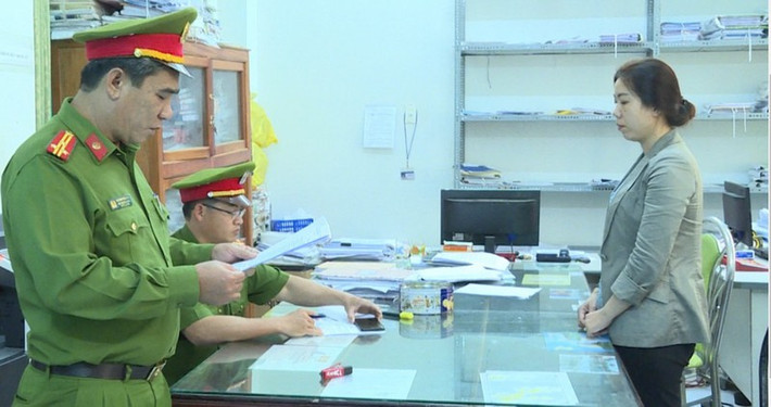Vụ án này liên quan đến bị cáo Nguyễn Tài, nguyên Chủ tịch UBND huyện Đông Hòa cùng 15 thuộc cấp cố ý làm trái việc đền bù, giải phóng mặt bằng tại dự án Nhà máy lọc hóa dầu Vũng Rô, gây thiệt hại ngân sách 9,2 tỷ đồng. Trước đó, bị cáo Nguyễn Tài đã bị TAND tỉnh Phú Yên tuyên án 12 năm tù.