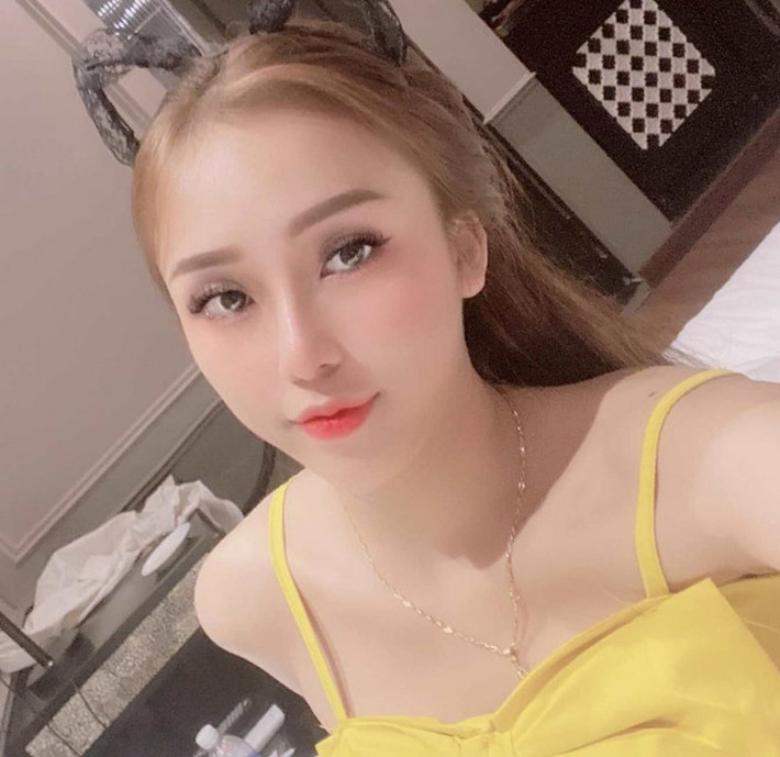 Thủ đoạn hoạt động của Hằng rất tinh vi: Khi ma túy được cô đặt mua từ TP HCM, Quảng Trị rồi chuyển về Huế bằng cách thuê người hoặc bỏ ma túy vào các gói hàng, quà sinh nhật. Hằng không trực tiếp nhận hàng, nhận tiền mà thông qua hệ thống chân rết và thuê lái xe ôm, taxi để giao dịch, thanh toán...