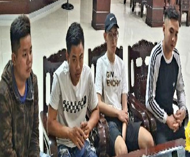 Tạm giữ Triều “điên” liên quan vụ nổ súng chết người ở Karaoke XO: Ngày 19/3, Công an tỉnh Tiền Giang đang tạm giữ Nguyễn Thanh Triều (biệt danh Triều "điên", 31 tuổi, ở TP Mỹ Tho) và 3 đối tượng khác liên quan đến vụ nổ súng “giết người” ở quán karaoke XO.
