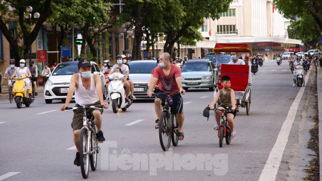 Nhiều người cho rằng xe đạp quanh hồ Gươm là lựa chọn lý tưởng.