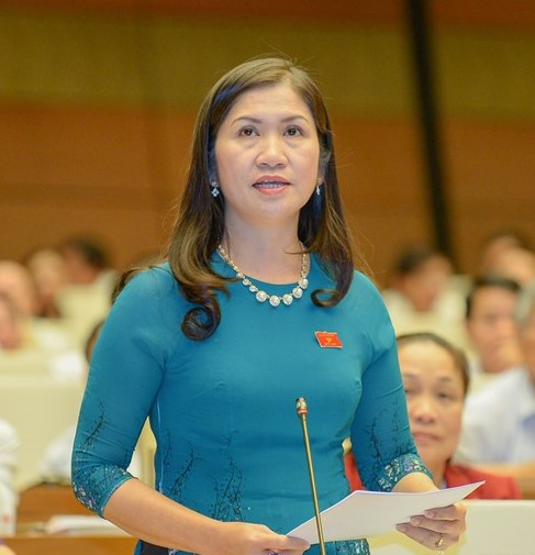 Đề nghị kỷ luật Phó Chủ tịch tỉnh Đắk Nông: Ngày 5/5, Ủy ban Kiểm tra Tỉnh ủy Đắk Nông cho biết, đã thống nhất thực hiện quy trình xem xét, đề nghị thi hành kỷ luật đối với bà Tôn Thị Ngọc Hạnh, Tỉnh ủy viên, Uỷ viên Ban cán sự đảng, Phó Chủ tịch UBND tỉnh Đắk Nông. Bà Hạnh được cho là đã ký các văn bản, quyết định trái quy định, thẩm quyền về công tác cán bộ đối với ông Trần Thanh Bình, Giám đốc Bệnh viện tỉnh Đắk Nông.