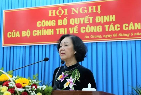 Phát biểu chỉ đạo và giao nhiệm vụ tại buổi lễ, bà Trương Thị Mai - Trưởng Ban Tổ chức Trung ương - cho biết ông Lê Hồng Quang là cán bộ đã được đào tạo bài bản, trải qua nhiều cương vị, chức vụ từ địa phương đến trung ương.