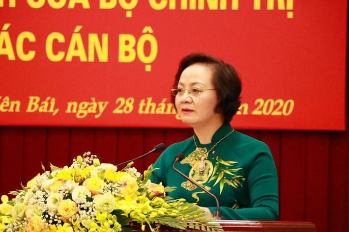 Bà Trà từng có thời gian dài công tác tại tỉnh Yên Bái, cụ thể là giáo viên Trường Trung tâm thực hành huyện Trấn Yên; cán bộ chỉ đạo chuyên môn Phòng Giáo dục và Đào tạo huyện Trấn Yên; Phó Trưởng phòng Giáo dục và Đào tạo huyện Trấn Yên; Phó Chủ tịch UBND huyện Trấn Yên, tỉnh Yên Bái.