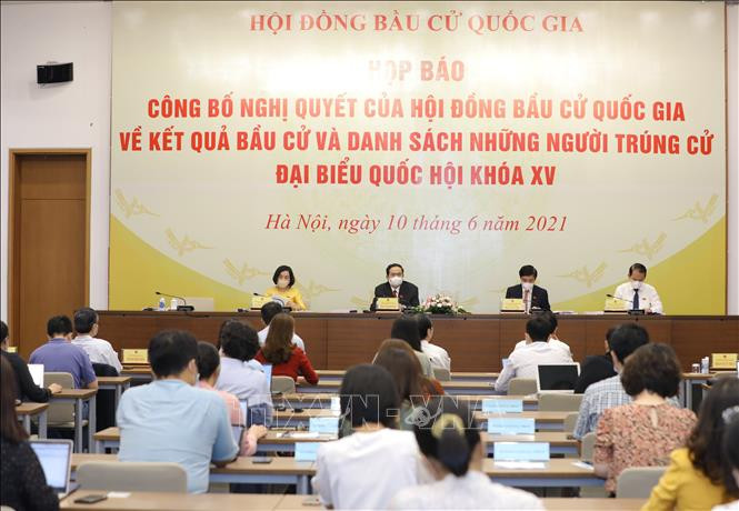 499 người trúng cử đại biểu Quốc hội khoá XV: Tại cuộc họp báo ngày 10/6, Tổng thư ký, Chủ nhiệm Văn phòng Quốc hội Bùi Văn Cường cho biết trong cuộc bầu cử ngày 23/5, cử tri cả nước bầu đủ 500 đại biểu khóa XV. Tuy nhiên, trong quá trình xem xét, Hội đồng bầu cử Quốc gia quyết định không xác nhận tư cách của một người trúng cử, vì không đảm bảo tiêu chuẩn đại biểu Quốc hội. Đây là trường hợp tại đơn vị bầu cử số 1, thuộc tỉnh Bình Dương.