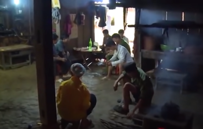 Nhận được tin báo của nhân dân, Cơ quan điều tra Công an huyện Bảo Lạc đã tiến hành truy bắt Triệu Vần Tòng. Song song với đó, các điều tra viên đã xuống Bản Bét gặp gỡ, thuyết phục người thân trong gia đình Tòng tuyên truyền, vận động đối tượng ra đầu thú. Qua hơn một tuần lẩn trốn trong rừng, đến ngày 21/6/2012, đối tượng Triệu Vần Tòng đã ra đầu thú và giao nộp khẩu súng kíp là hung khí sát hại nạn nhân. Tại cơ quan điều tra, Triệu Vần Tòng đã khai nhận toàn bộ hành vi phạm tội giết người của mình.