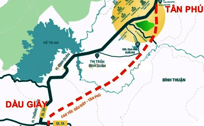 Cao tốc Dầu Giây - Tân Phú: Tuyến cao tốc Dầu Giây - Tân Phú dài 60,1km được đầu tư theo tiêu chuẩn đường cao tốc, vận tốc 100 km/h. Giai đoạn hoàn chỉnh sẽ xây dựng 4 làn xe, nền đường rộng 24,75m, phân kỳ đầu tư xây dựng giai đoạn 1 với quy mô 4 làn xe, nền đường rộng 17m. Dự án được thực hiện bằng hình thức đối tác công - tư (PPP), loại hợp đồng BOT. Sơ bộ tổng mức đầu tư của dự án là hơn 8.365 tỷ đồng. Dự kiến thời gian chuẩn bị đầu tư và thực hiện từ năm 2021 đến năm 2025.
