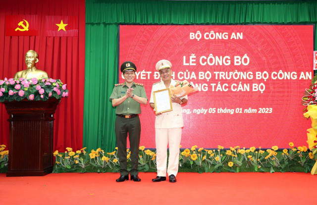 Thừa ủy quyền của Bộ trưởng Bộ Công an, Thứ trưởng Lương Tam Quang trao Quyết định của Bộ trưởng Bộ Công an điều động và bổ nhiệm đại tá Bùi Quốc Khánh - Phó Cục trưởng (một Cục nghiệp vụ thuộc Bộ Công an) đến nhận nhiệm vụ và giữ chức vụ Giám đốc Công an tỉnh Sóc Trăng, kể từ ngày 9/1/2023. Phát biểu giao nhiệm vụ, Thứ trưởng Lương Tam Quang đánh giá cao những đóng góp của đại tá Lâm Thành Sol đối với Công an tỉnh Sóc Trăng thời gian qua. Trong suốt quá trình công tác, đồng chí đại tá Lâm Thành Sol luôn có lập trường tư tưởng vững vàng, là người cán bộ, lãnh đạo chỉ huy có tinh thần trách nhiệm cao và tận tụy với công việc; có năng lực, kinh nghiệm trong công tác nghiệp vụ cũng như trong lãnh đạo.