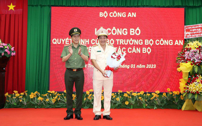 Bổ nhiệm Đại tá Lâm Thành Sol giữ chức Phó Cục trưởng Cục Ngoại tuyến; đại tá Bùi Quốc Khánh giữ chức Giám đốc Công an tỉnh Sóc Trăng: Ngày 5/1, tại Công an tỉnh Sóc Trăng, Bộ Công an tổ chức Lễ công bố Quyết định của Bộ trưởng Bộ Công an về công tác cán bộ. Thượng tướng Lương Tam Quang, Ủy viên Trung ương Đảng, Thứ trưởng Bộ Công an chủ trì buổi lễ. Bộ Công an đã thông báo Quyết định của Bộ trưởng Bộ Công an về việc điều động Đại tá Lâm Thành Sol - Giám đốc Công an tỉnh Sóc Trăng đến nhận công tác và giữ chức vụ Phó Cục trưởng Cục Ngoại tuyến, Bộ Công an, kể từ ngày 9/1/2023.