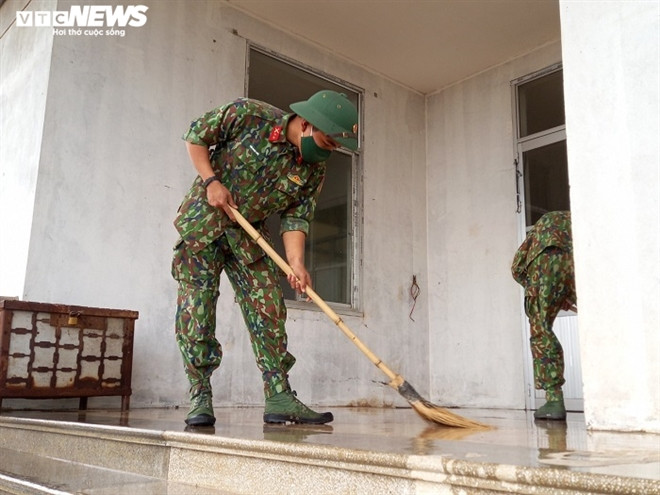 Trước đó, đoàn công tác của Tập đoàn Sun Group làm việc với lãnh đạo UBND Tỉnh Hải Dương và khảo sát các địa điểm đề xuất, để tìm ra vị trí phù hợp xây dựng bệnh viện dã chiến thứ 3 tại TP Chí Linh.