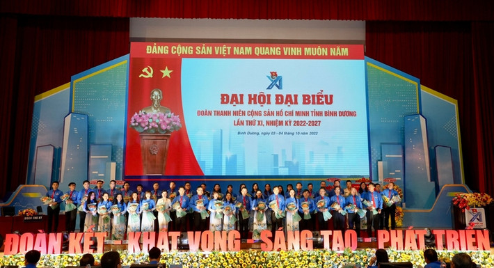 Mới đây, tại Đại hội Đại biểu Đoàn TNCS Hồ Chí Minh tỉnh Bình Dương khóa XI, nhiệm kỳ 2022 - 2027 đã tín nhiệm, bầu chị Trần Thị Diễm Trinh - Bí thư Tỉnh Đoàn Bình Dương khóa X, nhiệm kỳ 2017 - 2022 tiếp tục giữ chức Bí thư Tỉnh Đoàn Bình Dương khóa XI, nhiệm kỳ 2022 - 2027.