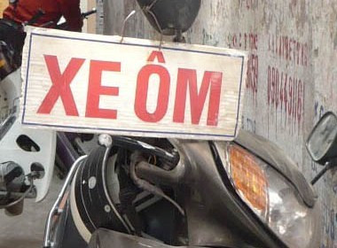 Trong lúc các hướng đi của vụ án vẫn đang bế tắc thì bất ngờ có một gia đình tại Bắc Ninh lên Thái Nguyên xin được nhận dạng nạn nhân. Sau khi nhận dạng, gia đình này xác nhận đó là người thân của họ, có tên Trương Thị M. (ở huyện Yên Phong, Bắc Ninh). Theo người nhà nạn nhân, chị M. hành nghề xe ôm tại huyện Yên Phong. Ngày 7/11 chị này đi làm sau đó không thấy quay về. (Ảnh minh họa, nguồn internet)