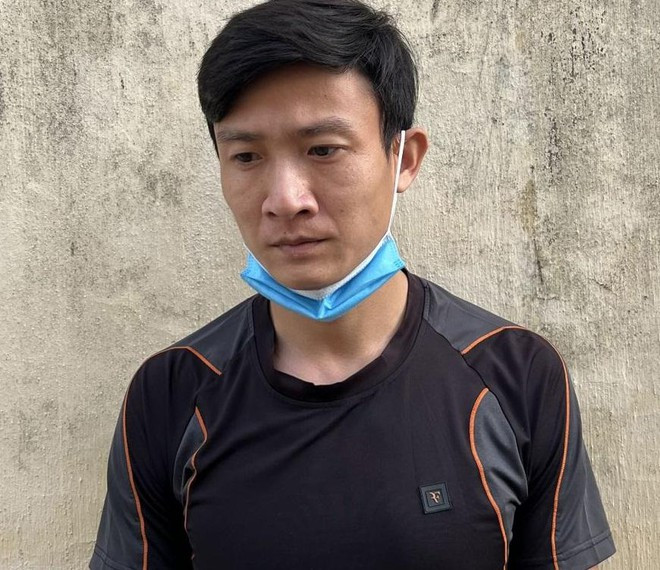 Đột nhập vào cửa hàng "cuỗm" 20 chiếc điện thoại di động: Do ham mê cờ bạc dẫn đến nợ nần, Lê Văn Dũng (SN 1990, ở huyện Hoằng Hóa, Thanh Hóa) đã đột nhập vào cửa hàng bán điện thoại di động ở xã Hoằng Thắng trộm cắp 20 điện thoại di động trị giá gần 100 triệu đồng. Ngày 5/4, Công an huyện Hoằng Hóa cho biết vừa bắt giữ Dũng để điều tra, làm rõ.