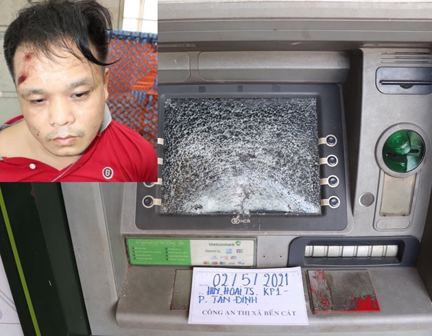 Đập phá hàng loạt trụ ATM: Ngày 3/5, Công an thị xã Bến Cát, tỉnh Bình Dương cho biết đã bắt giữ được Bùi Công Hải (tự Hải Khùng, SN 1982, ngụ phường Hiệp An, TP Thủ Dầu Một) đã có hành vi đập phá hàng loạt trạm trụ ATM trên địa bàn. bước đầu xác định có 4 máy ATM của Ngân hàng Vietcombank, Sacombank, SeAbank bị đập phá.