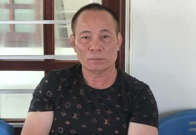 Khởi tố người đàn ông nổ súng bắn chết 2 người rồi cố thủ trong nhà: Ngày 3/5, Công an tỉnh Nghệ An đã khởi tố bị can và bắt tạm giam đối với Cao Trọng Phú (59 tuổi) trú tại xã Nghi Kim, TP. Vinh về "Tội giết người". Quá trình nói chuyện để giải quyết việc làm ăn, Phú đã nổ súng bắn chết 2 người. Gây án xong, người đàn ông này cố thủ trong nhà 6 tiếng trước khi đầu thú.