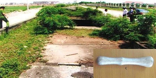 Sau khi sát hại bà M., vợ chồng Hiệp dùng dây thắt quanh cổ nạn nhân, trói tay, chân rồi cho vào bao tải và bọc kín bằng một túi ni lông lớn để tránh máu chảy ra ngoài. Bọn chúng còn tàn độc buộc gạch đá vào xác nạn nhân để chắc chắn thi thể bà M. bị chìm sâu, không ai phát hiện ra rồi mới dùng xe máy chở tới một cống nước thải gần Bệnh viện Đa khoa tỉnh Ninh Bình sâu tới 15 m, ném thi thể nạn nhân xuống đó.