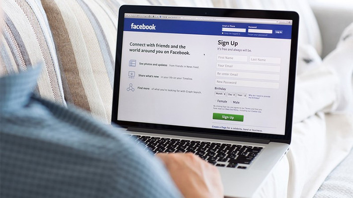 Chuẩn bị xong xuôi, Thêm bảo Đỗ Xuân Khánh tạo tài khoản Facebook ảo “Trần Thị Mỹ Hạnh” để đặt mua chó cảnh từ P.A rồi yêu cầu cô giao chó cảnh đến địa chỉ 530 đường Lê Đức Thọ, phường 17, quận Gò Vấp theo thời gian ấn định. Và khi P.A nằm gọn trong cái bẫy của mình thì lập tức thông báo cho Công an địa phương đến bắt quả tang… “Thật ra người bạn ấy đã có bạn gái và cũng chưa từng để ý em, nhưng khi nghe P.A phân tích, em lại mù quáng không chịu nghe theo mà cho rằng P.A muốn tranh giành với mình nên trong cơn ghen đã làm chuyện tồi tệ để hại bạn, lại còn kéo theo bạn khác vào tù… Em biết tội rồi, chỉ mong được giảm nhẹ để nhanh chóng được trở về làm lại cuộc đời… Cho em xin lỗi bạn P.A cùng các bạn khác trong nhóm…”, Thêm tỏ thái độ ân hận. (Ảnh minh họa, nguồn internet)