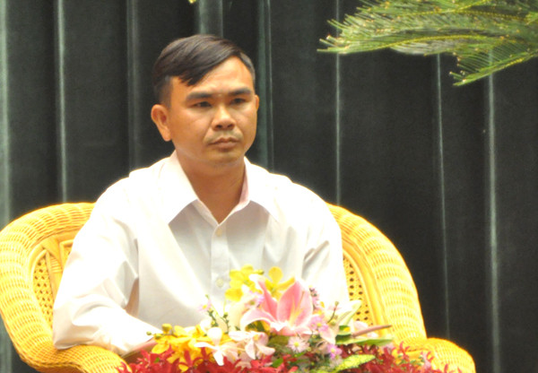 Dù làm được nhiều việc, tuy nhiên anh Hùng vẫn cho rằng chưa trả hết nợ với đời. “Tại xưởng tôi cũng có nhiều bạn nữ đến xin việc nhưng nghề điêu khắc rất cực, chỉ dành cho đàn ông. Tôi ước mình có đủ điều kiện để mở một tổ may, có thể nhận các chị em vào dạy nghề, làm việc. Tâm niệm là thế nhưng đã hai năm rồi chưa làm được”, Anh Hùng tâm sự.