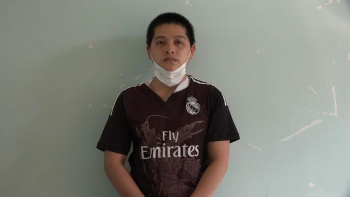 Nhậu say, gã trai gây tai nạn khiến thai phụ tử vong: Sau khi đi nhậu về, Lâm Huỳnh Vĩ Khang (22 tuổi; ngụ huyện Giồng Riềng, tỉnh Kiên Giang) đã va chạm xe máy với bà Dương Ngọc Dễ (43 tuổi; ngụ huyện Gò Quao - đang mang thai 5 tháng) khiến bà Dễ tử vong. Ngày 16/2, Công an huyện Gò Quao cho biết đã khởi tố, bắt tạm giam Khang.