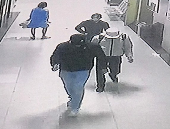 Ngày 13/1, lãnh đạo Công an quận Hoàng Mai (Hà Nội) cho biết, cơ quan này vừa bắt được 1 nghi phạm trong vụ cướp tài sản, xảy ra vào chiều 8/1 ở chung cư HH1A Khu đô thị Linh Đàm (phường Hoàng Liệt, quận Hoàng Mai).