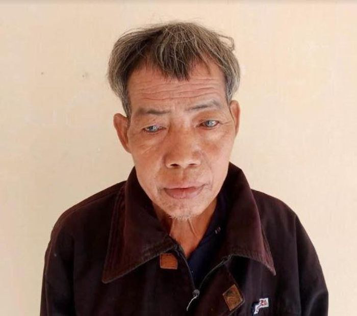 Mâu thuẫn sau cuộc nhậu, chồng chém vợ tử vong: Sau khi uống hết khoảng 4 lít rượu, 2 người khách ra về còn 2 vợ chồng Kpă Blu (SN 1969, trú huyện Phú Thiện, Gia Lai) xảy ra mâu thuẫn, cãi cọ. Bực tức, Blu đã cầm dao chém vợ nhiều nhát dẫn đến tử vong. Ngày 13/1, Công an huyện Phú Thiện cho biết đang tạm giữ Kpă Blu để điều tra làm rõ.