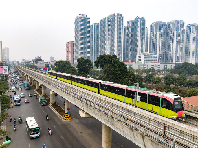 Dự án đường sắt Nhổn - ga Hà Nội: Dự kiến đưa vào khai thác đoạn trên cao vào tháng 12/2022. Trước đó, tháng 11/2021, Cát Linh - Hà Đông trở thành tuyến tàu điện đầu tiên ở thủ đô vận hành thương mại.