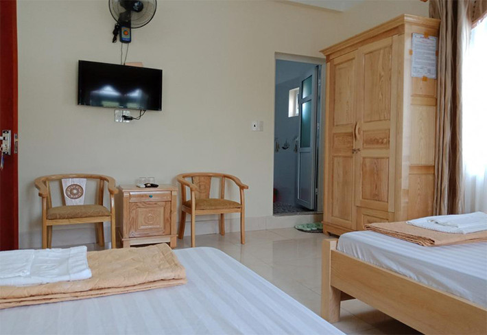 Qua rà soát hướng di chuyển của nghi phạm, công an xác định đối tượng sau khi đốt hết quần áo, găng tay đã bỏ chạy về QL51 đi Bà Rịa – Vũng Tàu. Các trinh sát tập cũng nắm được thông tin trước đó có 1 thanh niên giống ảnh mô tả của công an đến đây thuê phòng nghỉ. Ngày 18/11, anh ta thuê một xe máy để đi đâu không rõ. Người cho thuê xe cũng xác nhận chiếc xe mà nghi phạm cướp ngân hàng giống xe mình cho nam thanh niên kia thuê. Chủ nhà nghỉ cho hay, khi thuê phòng, nam thanh niên có đưa chứng minh thư nhưng mình không để ý tên, chỉ lướt qua địa chỉ thường trú là tại Cẩm Mỹ (Đồng Nai). (Ảnh minh họa, nguồn internet)