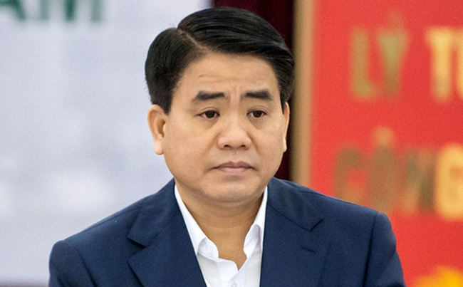 Ông Nguyễn Đức Chung bị truy tố 10-15 năm tù trong vụ án thứ 3: Ông Nguyễn Đức Chung (54 tuổi, cựu Chủ tịch UBND TP Hà Nội) vừa bị VKSND Tối cao truy tố về tội Lợi dụng chức vụ, quyền hạn trong khi thi hành công vụ. Ông Chung bị cáo buộc chỉ đạo Công ty Thoát nước mua chế phẩm Redoxy 3C qua Công ty Arktic, gây thiệt hại hơn 36 tỷ.