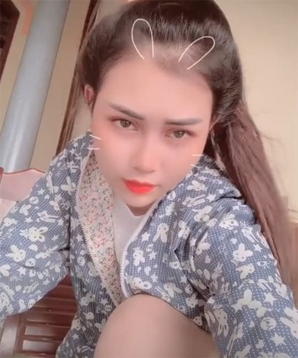 Trước khi Ngọc bị Công an tỉnh Bắc Giang bắt giữ và đang trong quá trình bị Công an tỉnh Hưng Yên truy nã Ngọc còn là một hot Tiktoker trên nền tảng mạng xã hội này.