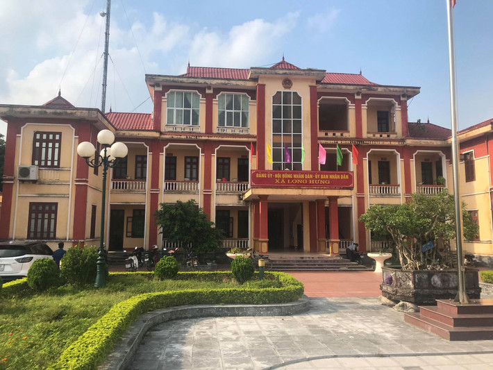 Được biết, trước đây ông M. từng giữ chức Phó Chủ tịch UBND xã Long Hưng. Từ năm 2010 cho đến nay, ông M. được bổ nhiệm giữ chức vụ Chủ tịch xã. Cả ông M. và bà H. đều đã có gia đình riêng.