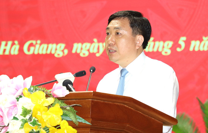 Phát biểu nhận nhiệm vụ mới, Quyền Bí thư Tỉnh ủy Hà Giang Nguyễn Mạnh Dũng khẳng định, sẽ không ngừng học hỏi, trau dồi về mọi mặt để đáp ứng tốt yêu cầu nhiệm vụ.