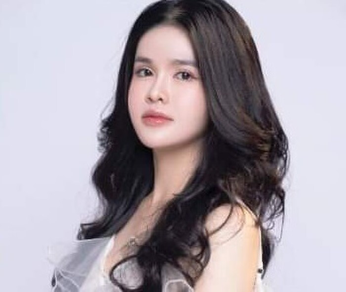 Ngày 24/11, Công an tỉnh Quảng Bình cho biết, mới đây tại số nhà 311, đường Trần Hưng Đạo, phường Nam Lý, TP Đồng Hới, lực lượng Ban chuyên án đã bắt quả tang Phạm Thị Quỳnh Trang (SN 1998; ngụ phường Đức Ninh Đông, TP Đồng Hới) đang chia nhỏ các túi nilon chứa chất bột màu trắng để cất giấu.