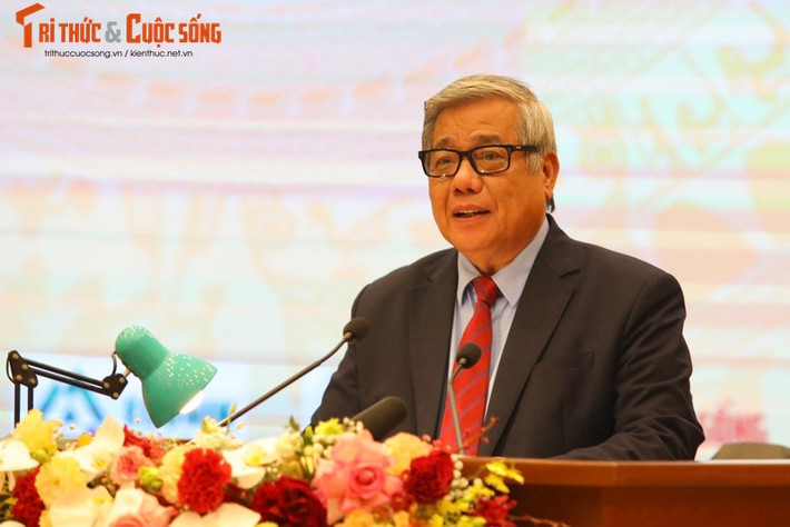 Cũng tại buổi lễ, GS.TSKH.Nhà giáo Nhân dân Vũ Minh Giang - Phó Chủ tịch Hội Khoa học Lịch sử Việt Nam cho biết, sự kiện Chủ tịch Hồ Chí Minh đến dự và phát biểu tại Đại hội Đại biểu toàn quốc lần thứ nhất Hội Phổ biến khoa học và kỹ thuật Việt Nam ngày 15/8/1963 là một cuộc gặp lịch sử giữa vị lãnh tụ anh minh với đại diện giới trí thức. Từ đây tư tưởng của Người về về trí thức ngày càng thấm sâu trong quan điểm của Đảng và từng bước được cụ thể hóa thành những chủ trương, chính sách của Nhà nước.