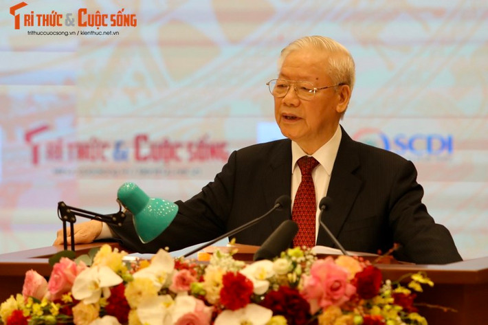 Đặc biệt tại buổi lễ, Tổng Bí thư Nguyễn Phú Trọng đã có những phát biểu, chỉ đạo tại Lễ kỷ niệm 60 năm ngày Chủ tịch Hồ Chí Minh gặp gỡ đội ngũ trí thức và 40 năm ngày thành lập Liên hiệp các Hội Khoa học và Kỹ thuật Việt Nam (VUSTA). Thay mặt Đảng, Nhà nước, Tổng Bí thư Nguyễn Phú Trọng cho biết, qua quá trình lịch sử lâu dài của dân tộc, trí thức Việt Nam luôn luôn nêu cao tinh thần yêu nước, lòng tự hào dân tộc và giữ vai trò quan trọng trong sự nghiệp dựng nước và giữ nước. Cũng chính vì vậy mà cha ông ta đã luôn luôn quý trọng hiện tại và đội ngũ trí thức.