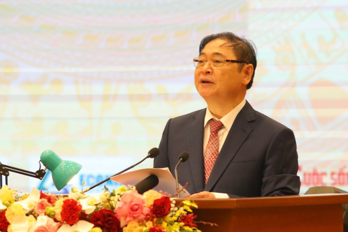 "Đặc biệt, tại buổi Lễ long trọng và đầy tự hào hôm nay, đội ngũ trí thức khoa học, công nghệ Việt Nam được đón Đồng chí Nguyễn Phú Trọng, Tổng Bí thư kính mến của Đảng ta cùng các Đồng chí lãnh đạo Đảng, Nhà nước, Mặt trận Tổ quốc Việt Nam tới dự và chỉ đạo. Đây là sự kiện đặc biệt quan trọng, là nguồn động viên vô cùng to lớn của Đảng và Nhà nước, của cá nhân Đồng chí Tổng Bí thư và các Đồng chí Lãnh đạo các cơ quan Ban, bộ ngành, Mặt trận Tổ quốc Việt Nam, Tỉnh ủy, Thành ủy trực thuộc Trung ương đối với đội ngũ trí thức khoa học, công nghệ nước nhà, đối với Liên hiệp các Hội Khoa học và Kỹ thuật Việt Nam”, Chủ tịch Phan Xuân Dũng nhấn mạnh.