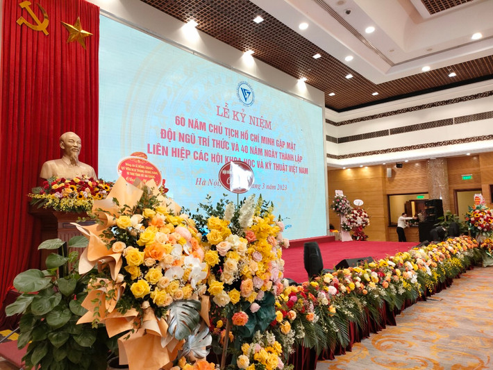 Nhằm ôn lại chặng đường xây dựng và phát triển của Liên hiệp Hội Việt Nam trong hơn nửa thế kỷ qua; hôm nay 24/3, tại Thủ đô Hà Nội, Liên hiệp Hội Việt Nam long trọng tổ chức Lễ kỷ niệm 60 năm ngày Chủ tịch Hồ Chí Minh gặp gỡ đội ngũ trí thức và 40 năm ngày thành lập Liên hiệp các Hội Khoa học và Kỹ thuật Việt Nam.