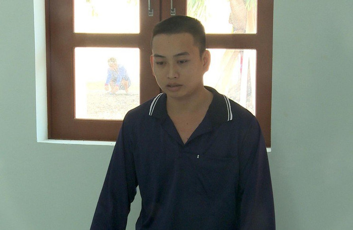 Bị đánh trọng thương vì "nói xấu sau lưng": Trần Văn Kha (SN 1995 ngụ xã huyện Gò Quao, tỉnh Kiên Giang) bức xúc việc Trần Hoàng Tư (ngụ cùng địa phương) "buôn chuyện" Kha từng hiếp dâm phụ nữ và phải bồi thường tiền, từ đó làm Kha không cưới được vợ được. Tức giận, Kha lấy hung khí đến đánh Tư thương tích nặng, tỉ lệ thương tật mà Kha gây ra cho Tư là 12%. Ngày 23/5, Kha bị Công an huyện Gò Quao bắt tạm giam.
