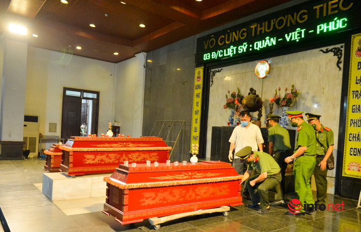 Công an Hà Nội cho biết thêm, lúc 17h cùng ngày lực lượng chức năng sẽ dẫn đoàn di quan từ Nhà tang lễ quốc gia đi Đài hóa thân Hoàn Vũ (Văn Điển, Thanh Trì, Hà Nội) theo tuyến đường: Nhà tang lễ quốc gia - Trần Thánh Tông - Lê Thánh Tông - Lý Thường Kiệt - Lê Duẩn - Giải Phóng - Ngọc Hồi - Phan Trọng Tuệ - vào Nghĩa trang Văn Điển. (Ảnh: Infonet)