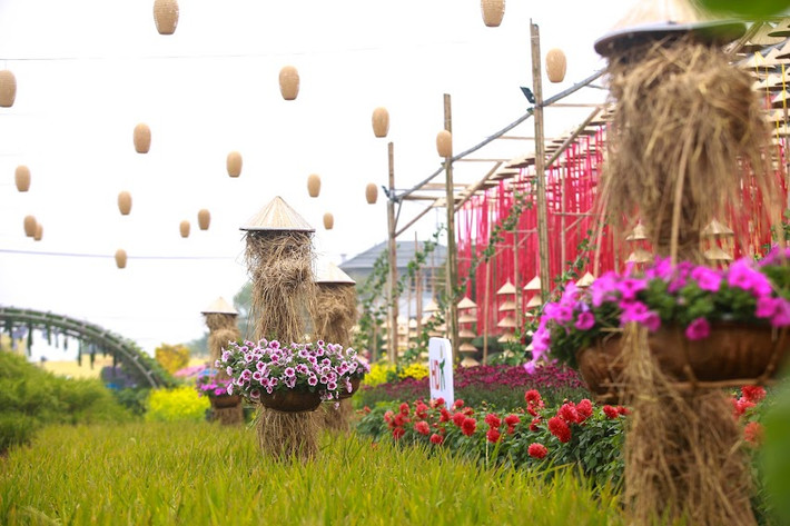 Home Hanoi Xuân 2022 với những giá trị văn hóa, giáo dục, kết nối truyền thống – hiện tại – tương lai, nhằm khơi gợi sự sáng tạo cho giới trẻ, đồng thời góp phần giao lưu văn hóa, bảo tồn, phát huy các giá trị văn hóa truyền thống, hình thành không gian văn hóa phía Tây Hà Nội trong thời gian tới.