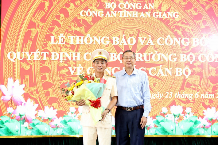 Đại tá Trần Văn Cung hứa sẽ tiếp tục rèn luyện, học tập, sâu sát cơ sở, nắm chắc tình hình, đem hết trí tuệ cùng tập thể ban giám đốc Công an tỉnh An Giang phấn đấu hoàn thành xuất sắc nhiệm vụ.