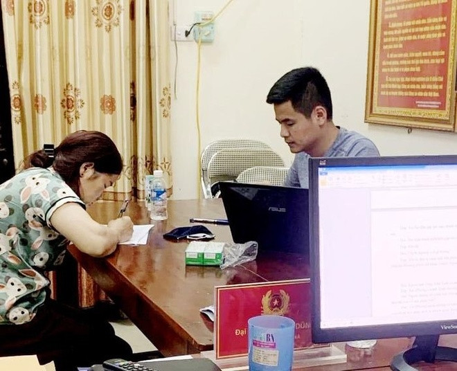 Sợ bị mắng, người phụ nữ hoang báo tin bị cướp tài sản: Ngày 1/4, Công an xã Sơn Lĩnh, huyện Hương Sơn, Hà Tĩnh nhận được trình báo của anh T.V.N. (trú tại xã Sơn Diệm, huyện Hương Sơn) về việc trên tuyến đường liên xã (đoạn giáp ranh giữa xã Quang Diệm và Sơn Lĩnh) xảy ra vụ cướp tài sản. Nạn nhân là chị H.T.Th. (trú tại xã Sơn Hồng, huyện Hương Sơn) và số tiền bị cướp là 40 triệu đồng. Sau khi cơ quan chức năng vào cuộc, chị Th. khai nhận sử dụng hết số tiền 40 triệu đồng và lo sợ gia đình trách mắng, nên mới thông báo bản thân bị cướp.