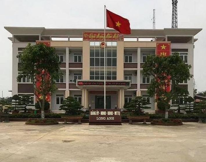 Khai trừ khỏi Đảng một Bí thư Đảng ủy phường dùng bằng giả để thăng tiến: Ngày 14/9/2022, thông tin từ Ủy ban Kiểm tra Thành ủy thành phố Thanh Hóa cho biết: Ban Thường vụ Thành ủy đã tiến hành kỷ luật bằng hình thức khai trừ khỏi Đảng đối với ông Lê Kim Cường, Bí thư Đảng ủy, Chủ tịch HĐND phường Long Anh. Trước đó, qua xác minh, cơ quan chức năng phát hiện ông Lê Kim Cường đã kê khai, sử dụng văn bằng giả nhằm bổ sung vào hồ sơ cán bộ, công chức để được quy hoạch, giới thiệu ứng cử, bổ nhiệm các chức danh lãnh đạo Đảng, chính quyền.