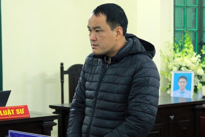 Xe chở rác tông chết bé trai 14 tuổi: Chiều 12/4/2019, Lê Hoàng Lê (40 tuổi, trú tại Hà Nội) nhận “lệnh” điều khiển xe đi gom rác. Khoảng 16h, xe đi đến phố Vũ Trọng Phụng, Hà Nội và tông trúng một bé trai 14 tuổi đang đi xe đạp. Do vết thương quá nặng, bé trai đã không qua khỏi. Ngày 11/1, TAND quận Thanh Xuân tuyên phạt Lê 3,6 năm tù tội vi phạm quy định về tham gia giao thông đường bộ.