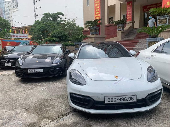 "Trên cơ sở phân loại vật chứng mà điều luật đưa ra các biện pháp xử lý khác nhau có thể là tịch thu sung quỹ nhà nước, tịch thu tiêu hủy, bán theo quy định của pháp luật, giao trả lại cho chủ sở hữu… Còn đối 13 chiếc xe ô tô trên nếu xác định chính xác vật mang dấu vết tội phạm thì có thể sẽ xử lý xung quỹ nhà nước hoặc bán đấu giá khi bản án tuyên và thi hành" - luật sư Biên phân tích.