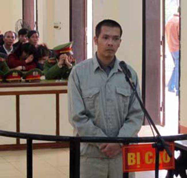 Ngày 19/3, TAND tỉnh Phú Thọ đã tuyên phạt chung thân bị cáo Nguyễn Văn Tuấn về tội “Hiếp dâm” ở giai đoạn chưa đạt và tội “Giết người” theo điều 111 Bộ Luật hình sự. Đồng thời Tuấn phải chịu trách nhiệm bồi thường cho gia đình chị Ngọc theo quy định của pháp luật.