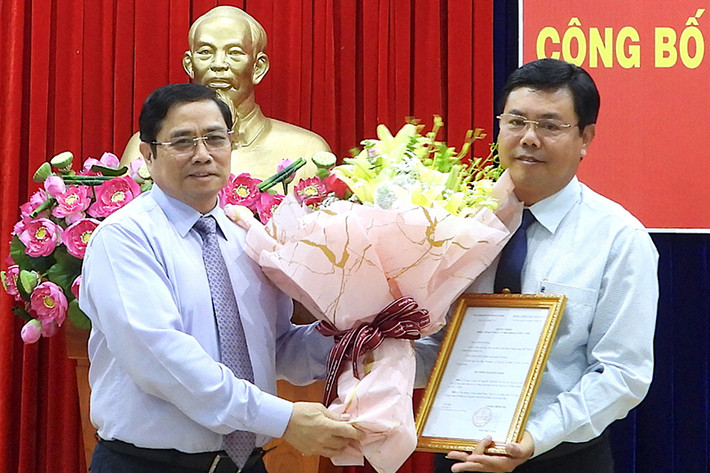 Tại Hội nghị trên, ông Phạm Minh Chính công bố các Quyết định nhân sự quan trọng của Bộ chính trị. Theo đó, ông Nguyễn Tiến Hải, Phó bí thư tỉnh ủy Cà Mau, Chủ tịch UBND tỉnh này được phân công giữ chức vụbí thư tỉnh ủy Cà Mau, nhiệm kỳ 2015-2020, thay ông Dương Thanh Bình.
