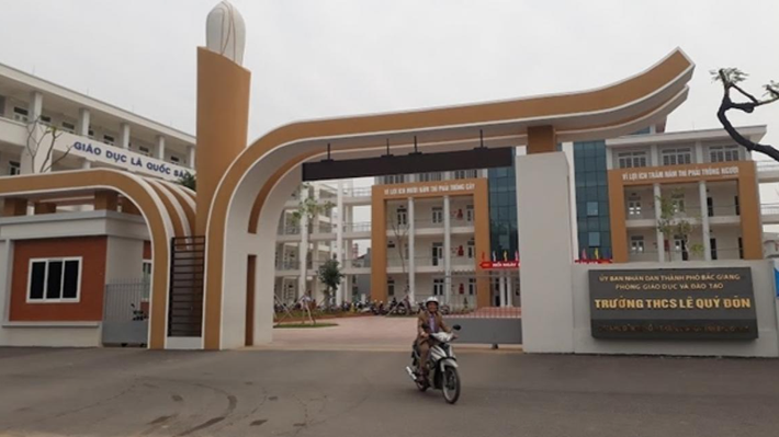 Hé lộ nguyên nhân thầy giáo Bắc Giang tử vong tại trường: Ngày 31/3, Công an TP Bắc Giang cho biết kết quả bước đầu xác định thầy L.N.P. (SN 1981, trú TP Bắc Giang), giáo viên thể dục trường THCS Lê Quý Đôn tử vong tối 28/3 là do treo cổ tự tử. Nguyên nhân được gia đình nam giáo viên lý giải là do mất ngủ dài ngày sau khi mắc COVID-19.