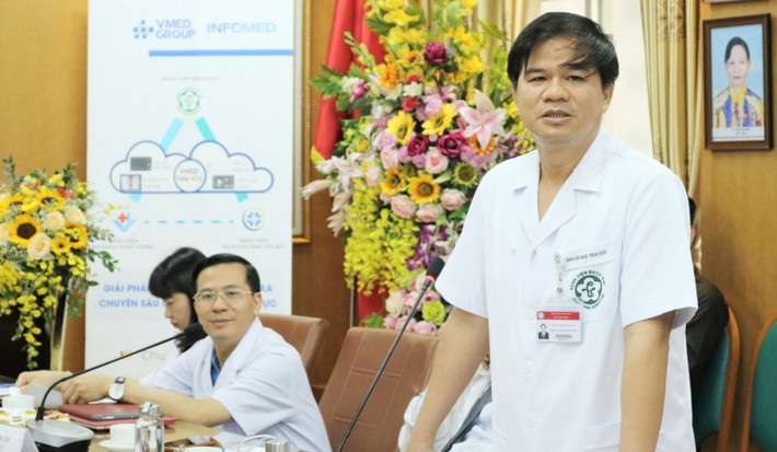 Trước khi được bổ nhiệm, bác sĩ Cơ là Trưởng khoa Hồi sức tích cực của Bệnh viện Bạch Mai. Khi là trưởng khoa, ông cùng các đồng nghiệp đã thực hiện nhiều kỹ thuật hiện đại như lọc máu liên tục điều trị nhiễm khuẩn nặng, sốc nhiễm khuẩn, suy đa tạng; thay huyết tương, lọc huyết tương điều trị một số bệnh lý thần kinh liên quan tự miễn, ngộ độc cấp... cứu sống nhiều bệnh nhân nặng cần hồi sức tích cực.