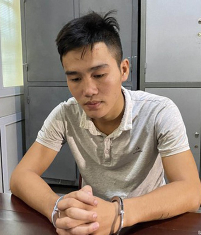 6. Lừa bán xe SH giá rẻ, 10X chiếm đoạt gần 100 triệu đồng: Ngày 15/10, Công an thị xã Thái Hòa, Nghệ An cho biết, vừa bắt giữ Trần Công Anh (SN 2002 trú huyện Nghĩa Đàn) về hành vi lừa bán xe SH cũ chiếm đoạt tài sản. Anh lập nhóm bán xe SH giá rẻ. Có người hỏi, thanh niên này bán giá thấp nhưng yêu cầu giao tiền một nơi, nhận xe một nơi. Khi đã nhận được tiền, Anh lại không chịu giao xe như đã hẹn.